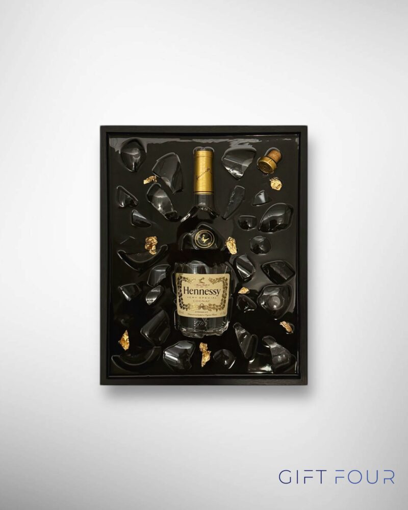 Gift Four - Hennessy 0.7L (40x30) cm